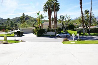 1460 Hillview Cove in Palm Springs, CA - Building Photo - Building Photo