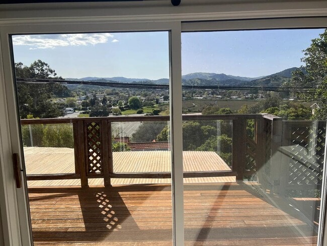 323 Upper Rd in San Rafael, CA - Building Photo - Building Photo