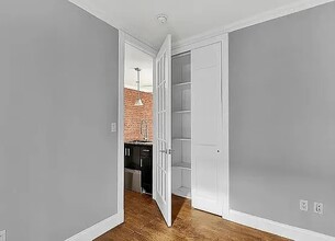 314 E 106th St in New York, NY - Building Photo - Building Photo