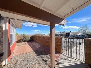 3009 Stone Edge Rd in El Paso, TX - Building Photo - Building Photo