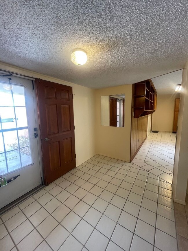 1920 Newton St in Las Cruces, NM - Foto de edificio - Building Photo