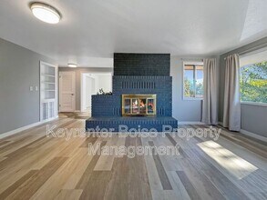 2827 N Bogus Basin Rd in Boise, ID - Building Photo - Building Photo