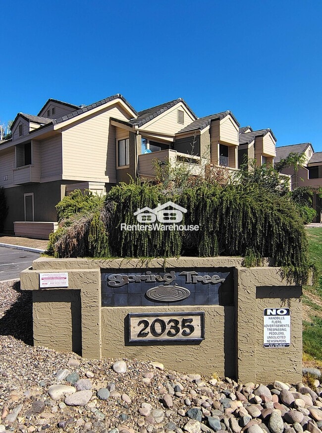 property at 2035 S Elm St