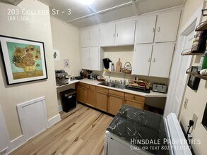 203 College St-Unit -3 in Burlington, VT - Building Photo - Building Photo