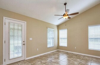 25024 Quaker Ridge Ave in Sorrento, FL - Building Photo - Building Photo