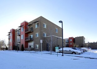Village at Westerly Creek, Building 1/2 in Aurora, CO - Foto de edificio - Building Photo
