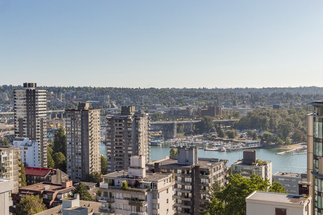 1265 Burnaby St in Vancouver, BC - Building Photo - Building Photo