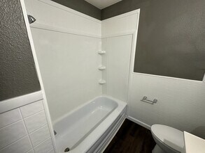 4321 Deerfield St in Wichita, KS - Building Photo - Building Photo