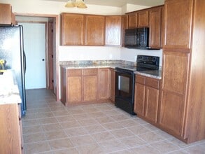 512 Sapphire Ln in Rapid City, SD - Building Photo - Building Photo