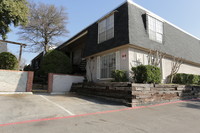 Santa Fe Trails Apartments in Dallas, TX - Foto de edificio - Building Photo