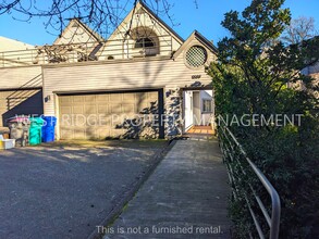 1669 SW Montgomery Dr in Portland, OR - Building Photo - Building Photo