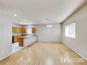 1750 W Union Hills Dr in Phoenix, AZ - Foto de edificio - Building Photo