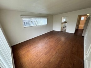 2204 Pierpont Blvd in Ventura, CA - Building Photo - Building Photo