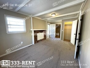419 SW Madison St in Lee's Summit, MO - Building Photo - Building Photo