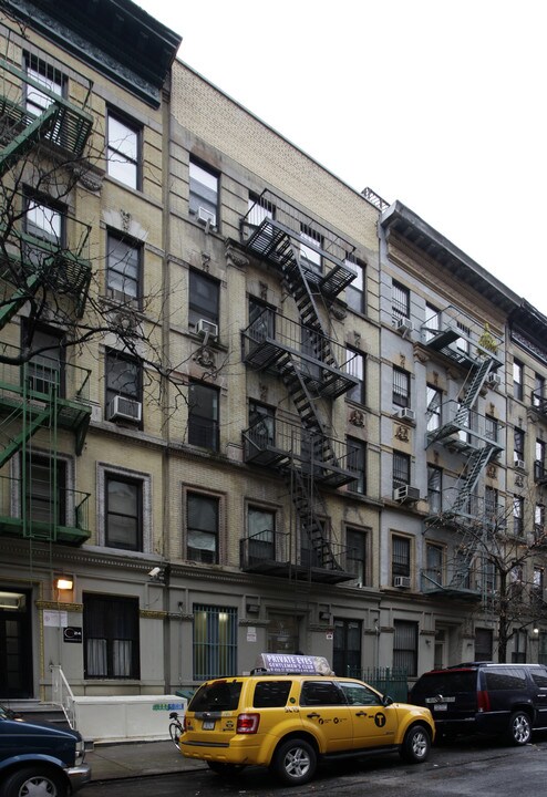 122 W 109th St in New York, NY - Building Photo