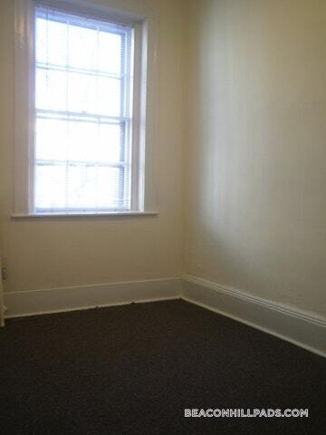 24 Phillips St in Boston, MA - Building Photo