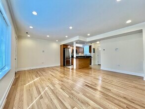 180 Thornton Rd, Unit 1 in Chestnut Hill, MA - Building Photo - Building Photo