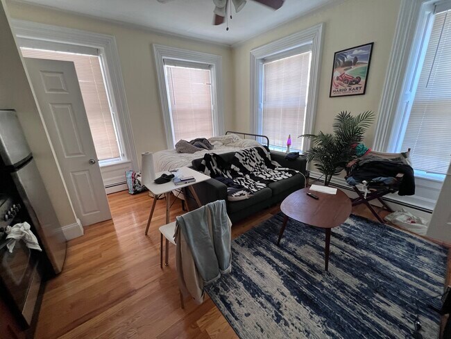 22 Joy St, Unit Joy street 1 in Boston, MA - Building Photo - Building Photo