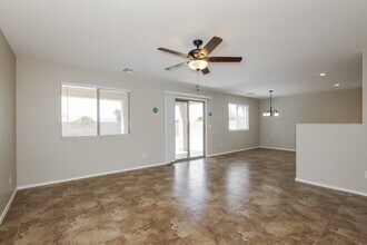 11963 W Dos Rios Dr in Sun City, AZ - Foto de edificio - Building Photo