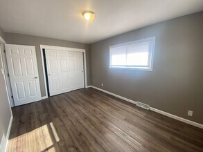 4267 N 68th St in Milwaukee, WI - Foto de edificio - Building Photo