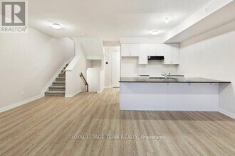 736 Mishi Private in Ottawa, ON - Building Photo - Building Photo