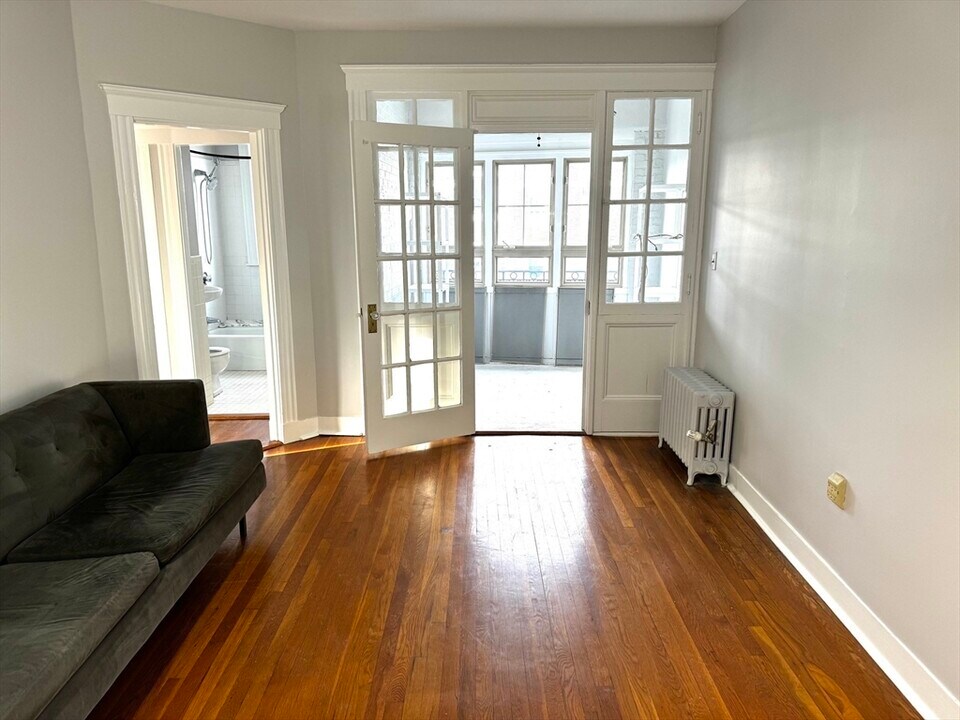 90 Bynner St in Boston, MA - Building Photo