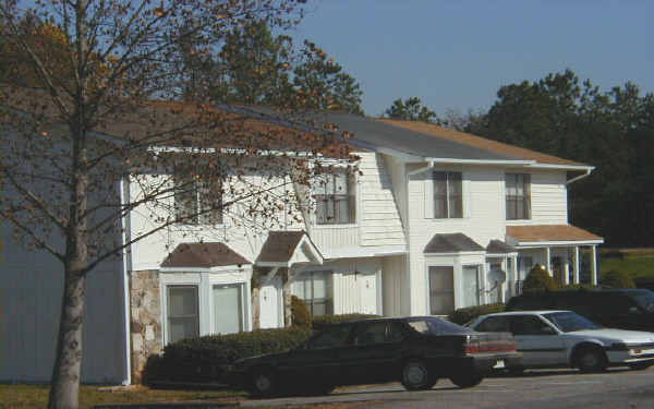 Holly Creek Apartments in Cumming, GA - Building Photo - Building Photo