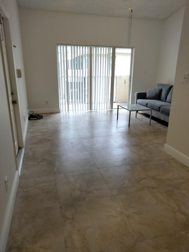 820 Cypress Park Way in Deerfield Beach, FL - Building Photo - Building Photo
