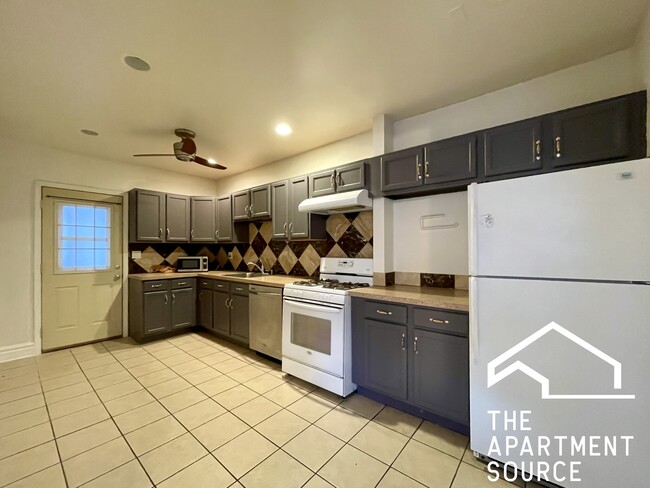 2839 W Nelson St in Chicago, IL - Building Photo - Building Photo