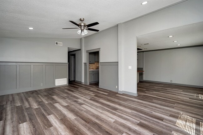 10 Carol Ct in Brookshire, TX - Building Photo - Building Photo