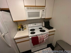 1933 Commonwealth Ave in Boston, MA - Building Photo - Building Photo