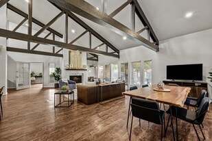 SUN HOLLOW in El Paso, TX - Building Photo