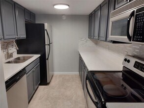 6108 Curry Ford Rd in Orlando, FL - Building Photo - Building Photo