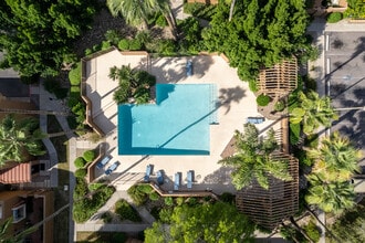 Las Hadas Villas in Scottsdale, AZ - Building Photo - Building Photo