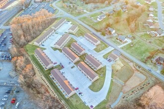 Clearsky Townhomes in Clarksville, TN - Foto de edificio - Building Photo