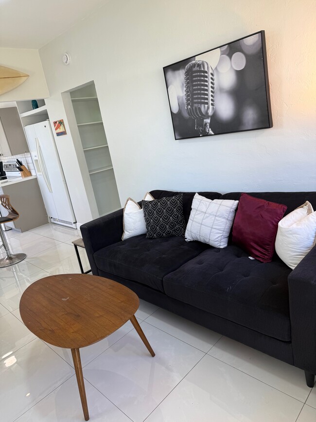 2513 Staples Ave, Unit B in Key West, FL - Building Photo - Building Photo