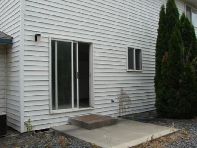 1306-1308 Shaker Pl in Moses Lake, WA - Building Photo - Building Photo