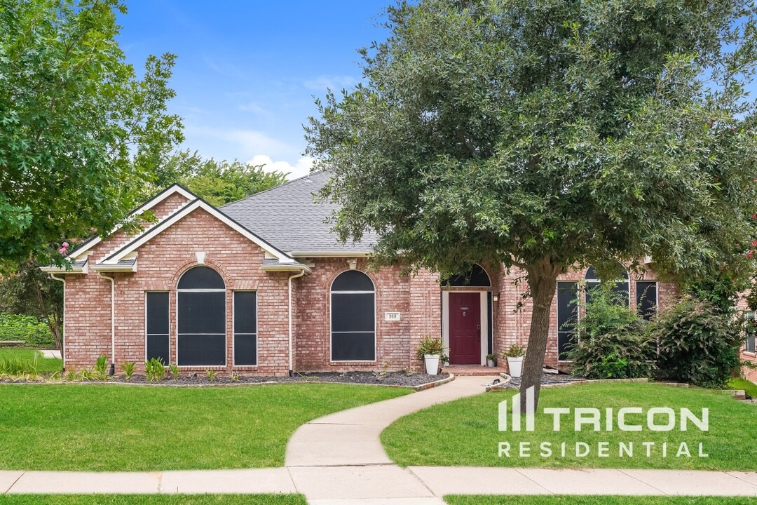 968 Silverthorne Trail in Highland Village, TX - Building Photo