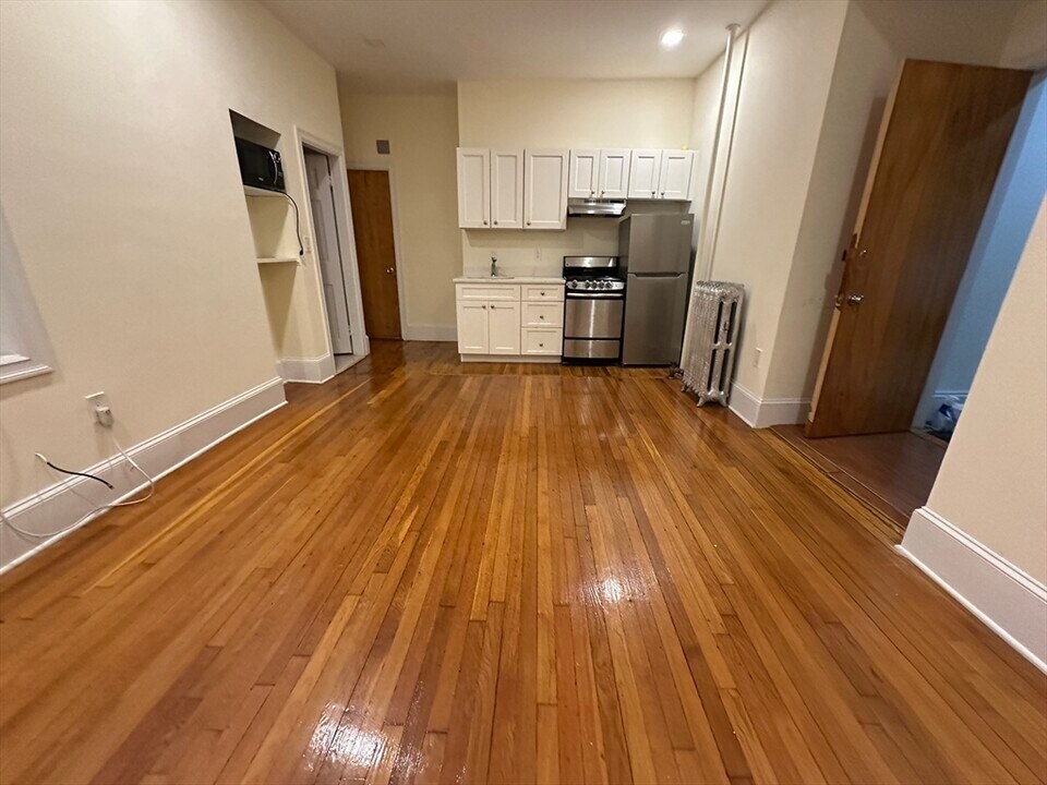 11 Englewood Ave in Brookline, MA - Building Photo