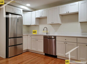 12 Harris St, Unit 1 in Brookline, MA - Building Photo - Building Photo