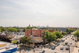 2405 W Hutchinson in Chicago, IL - Foto de edificio - Building Photo