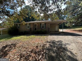 16 Woodberry Dr in Silver Creek, GA - Building Photo
