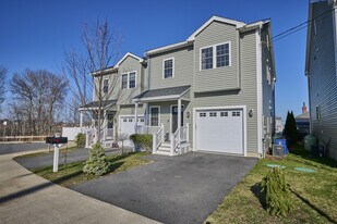 25 Bellevue Ave in Revere, MA - Building Photo