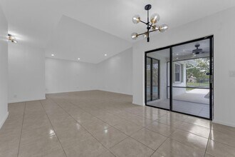 10084 Camelback Ln in Boca Raton, FL - Building Photo - Building Photo