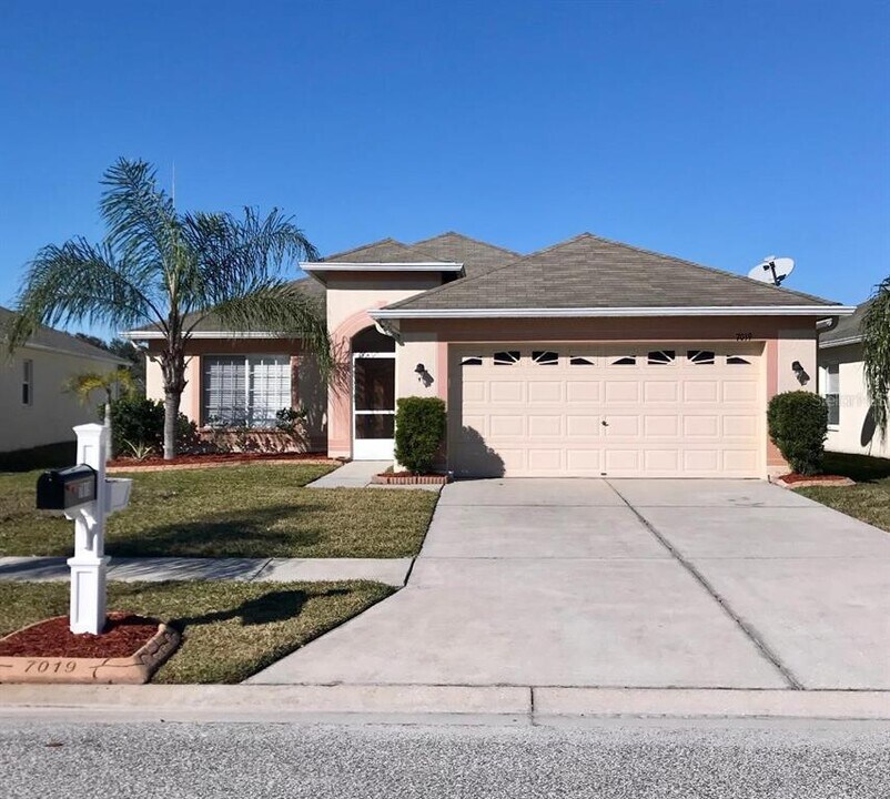 7019 Belt Link Loop in Wesley Chapel, FL - Building Photo