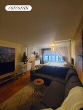 209 E 56th St in New York, NY - Foto de edificio - Building Photo