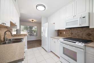 12131 Wilsey Way in Poway, CA - Building Photo - Building Photo