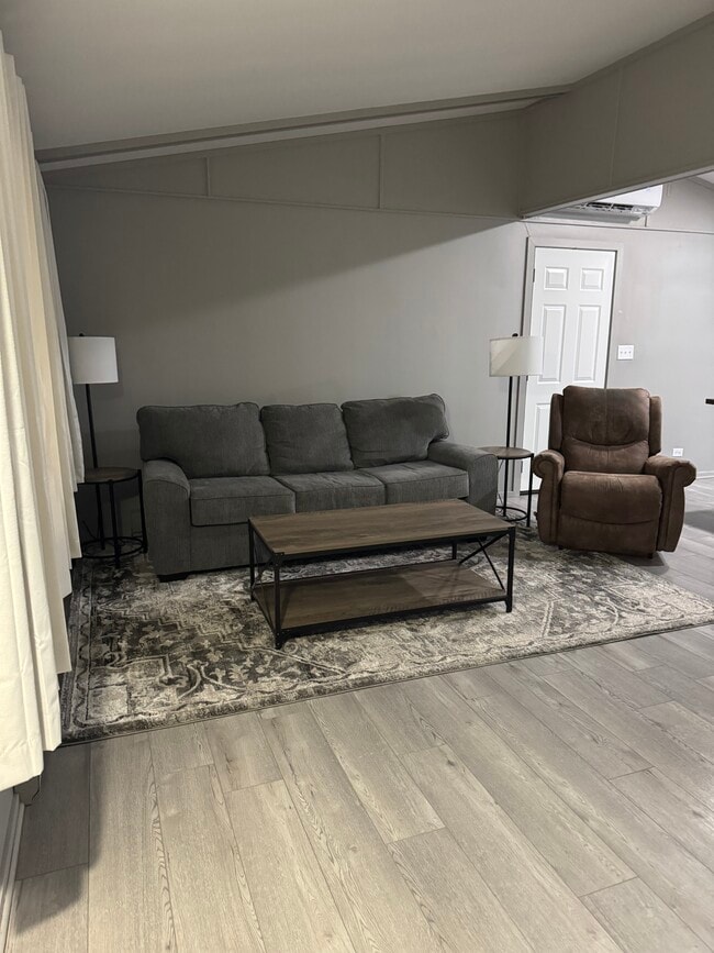 508 E Emmons St, Unit 508 E Emmons St