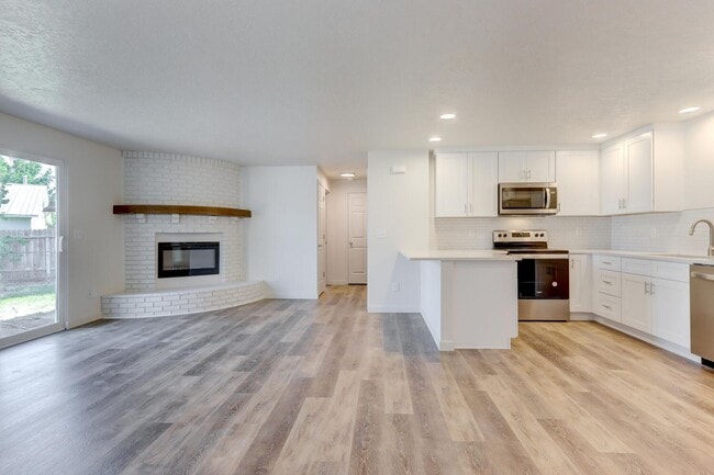 9642 Hoff Dr in Boise, ID - Building Photo - Building Photo