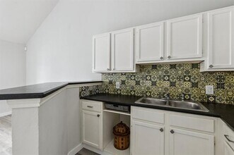 6108 Abrams Rd in Dallas, TX - Building Photo - Building Photo